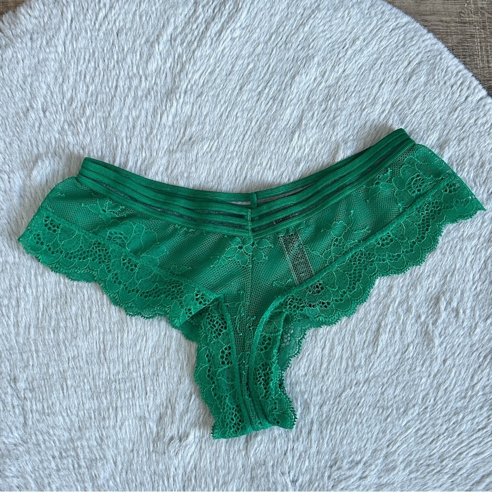 Victoria's Secret Very Cheeky Lace Panty XS